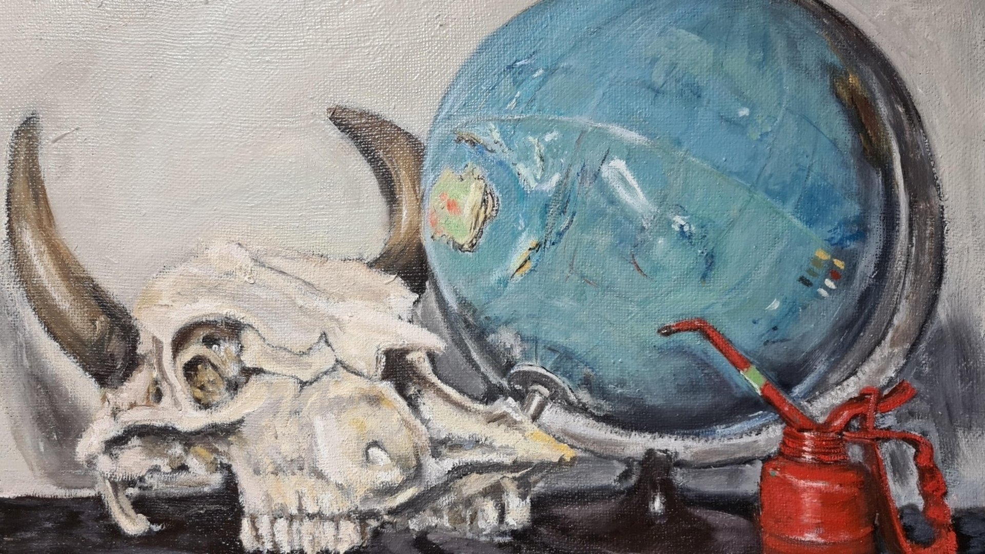 Oljemålning av Irem Babovic. Djurkranium, jordglob och oljekanna.