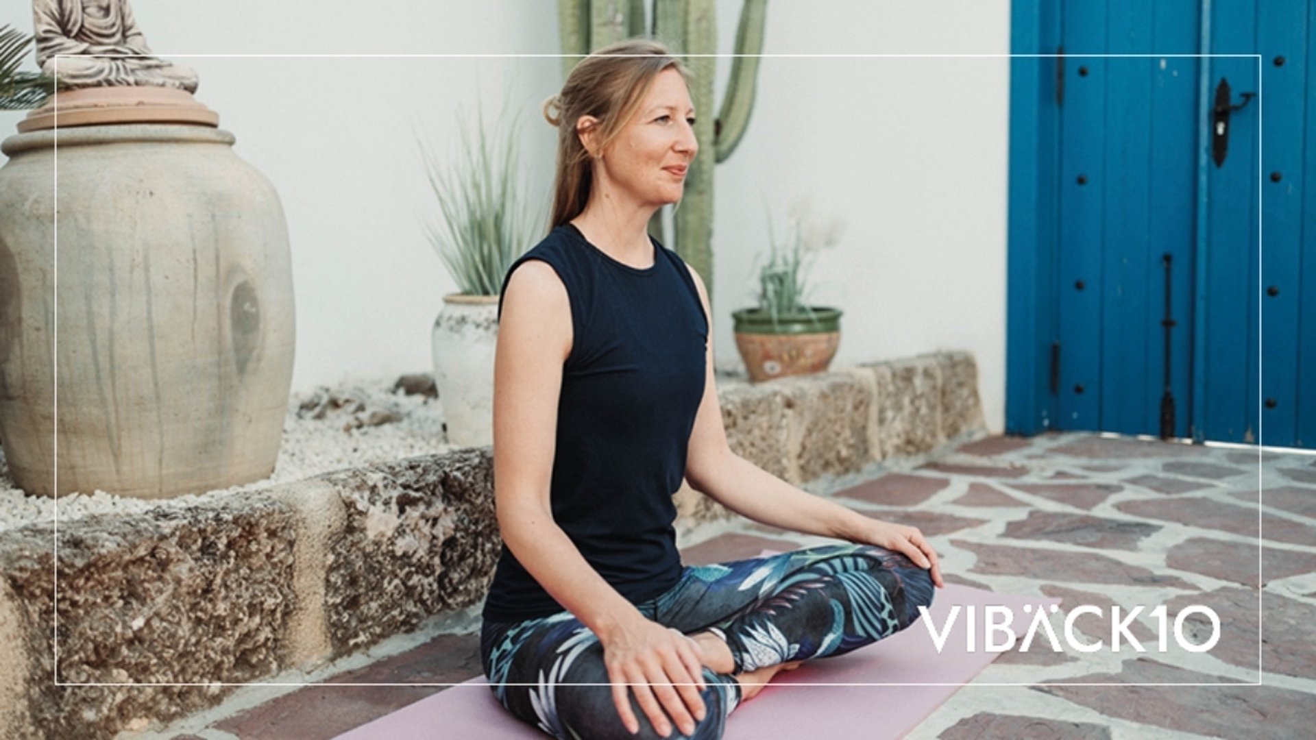 Kom och starta dagen med Yoga på stranden på Vibäck10