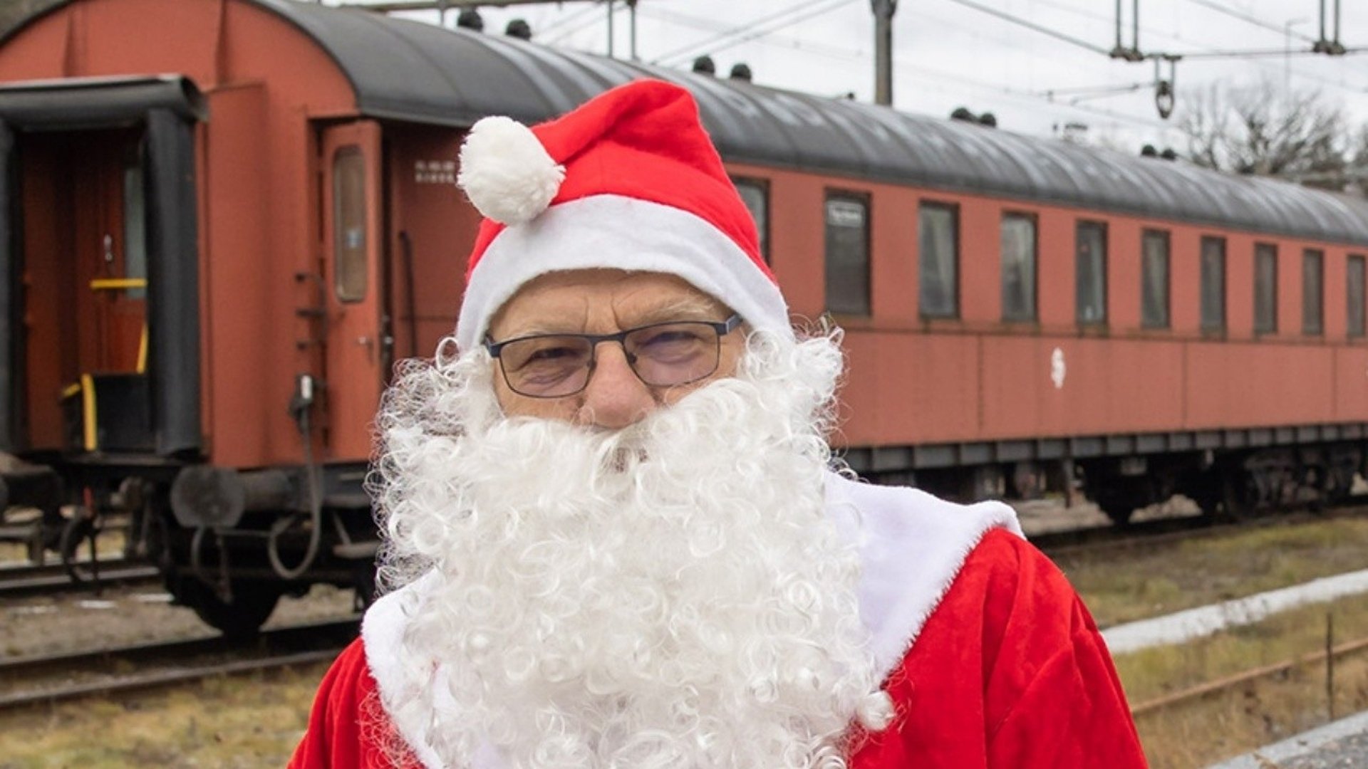Tomten reser med tåg