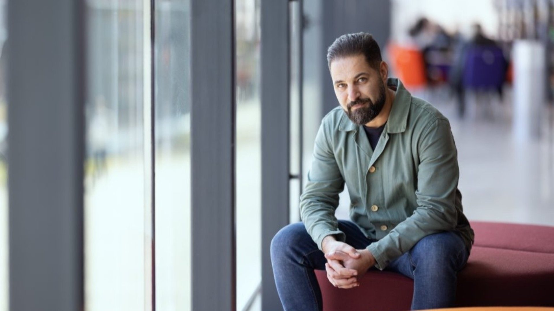 Porträttbild på Nazem Tahvilzadeh.