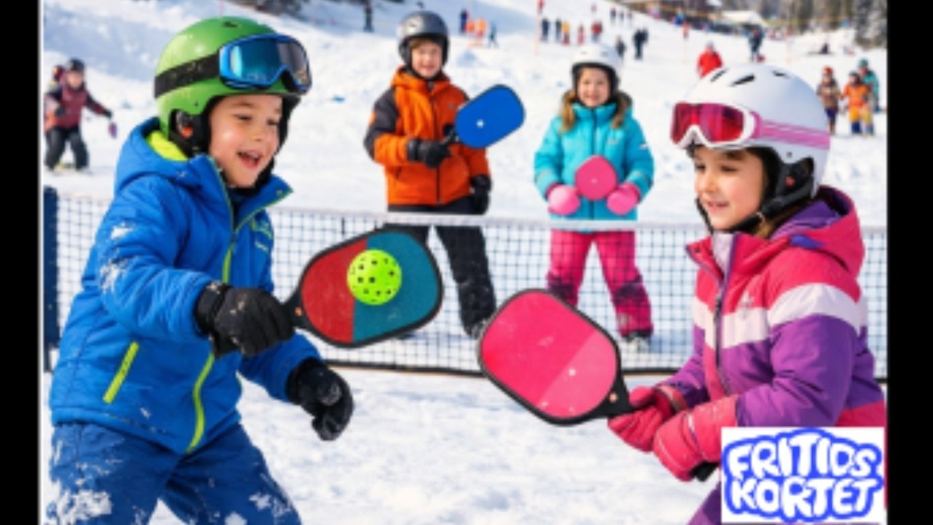 Flera barn med pickleballrack ute i snön
