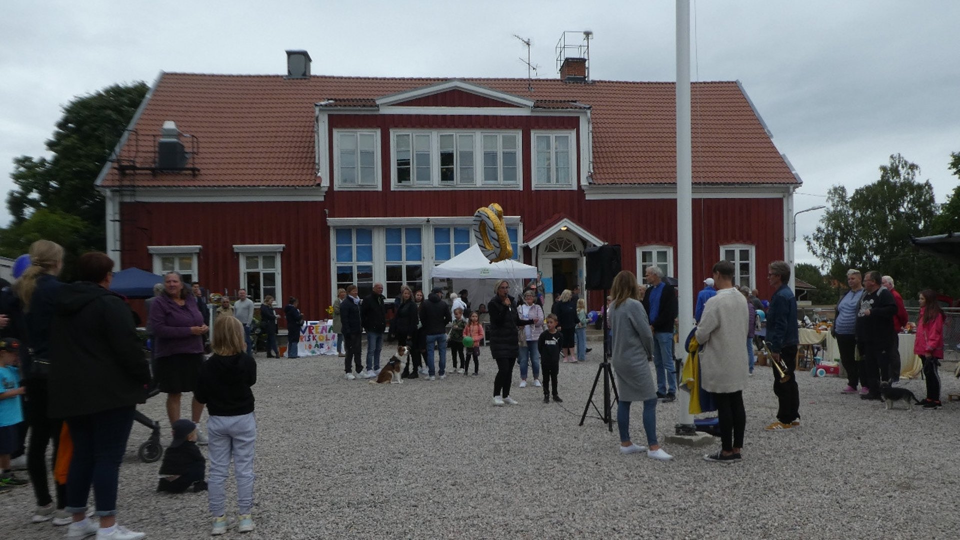 Invigning på skolgården