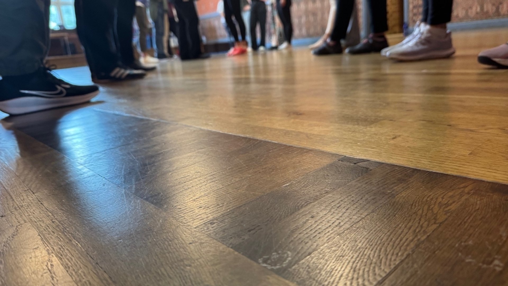 Kom och dansa med oss!