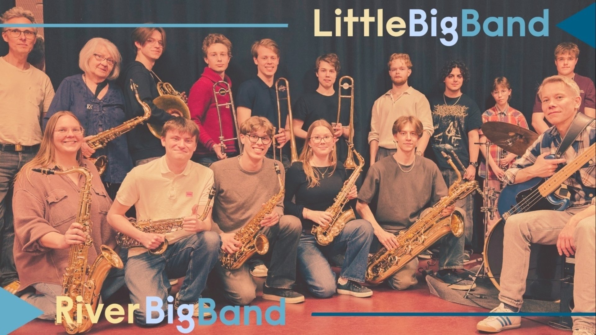 Tonåringar och unga vuxna från Kulturskolan med blåsinstrument