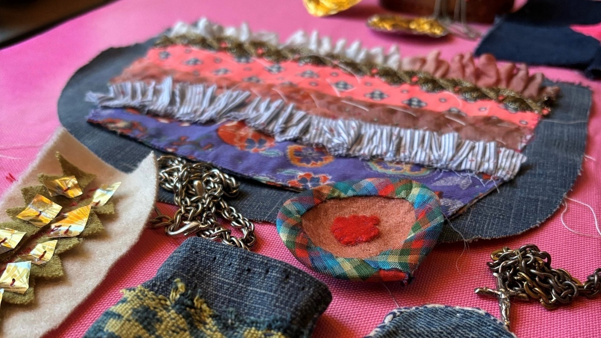 Tyger i olika färger och mönster