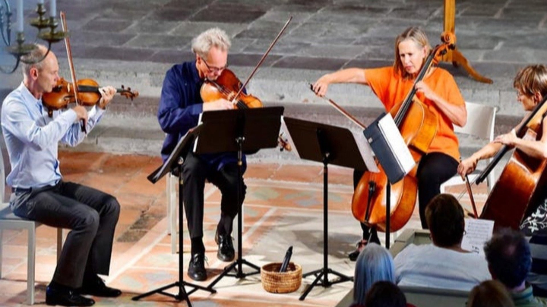 Per Sporrong, fiol 
Håkan Olsson, viola
Helena Nilsson, cello 
Carina Sporrong, kontrabas 