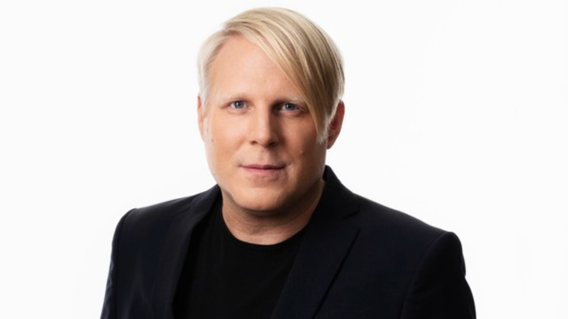 Porträttfoto på Tobias Svanelid