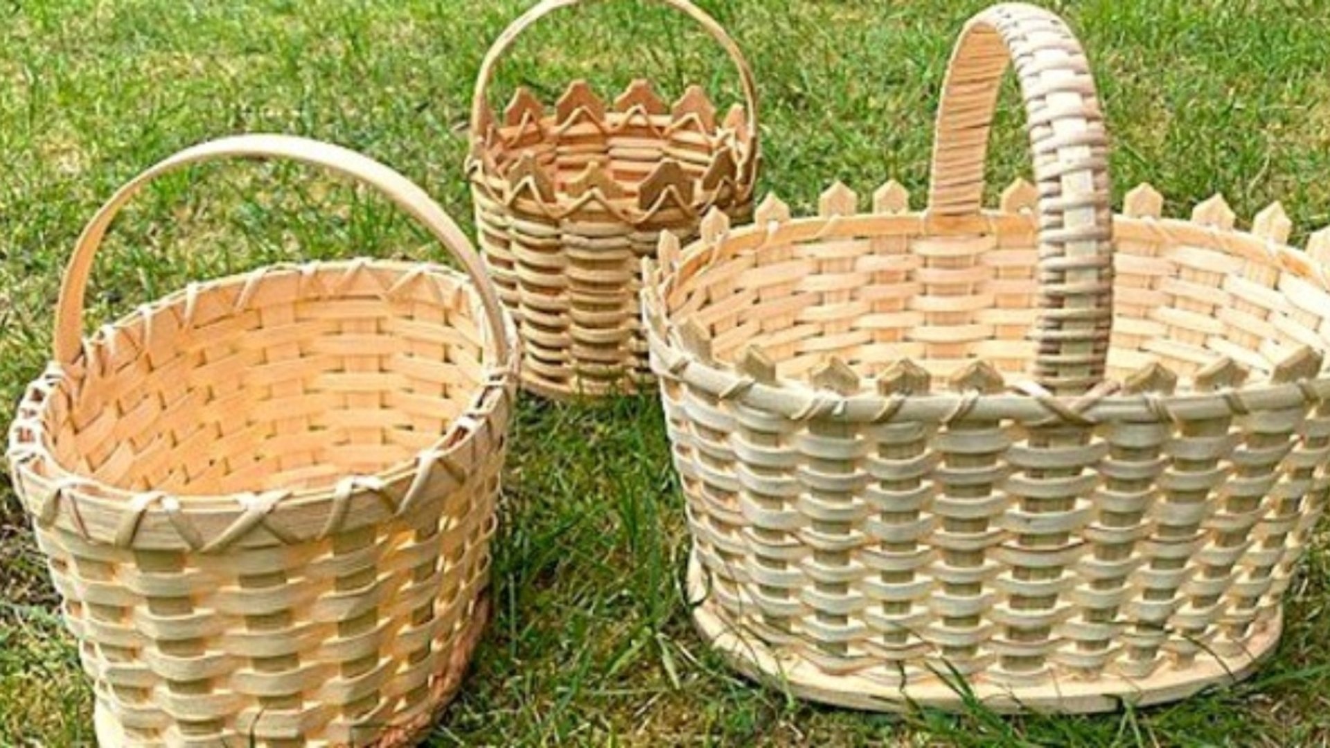 Tre olika träbottenkorgar
